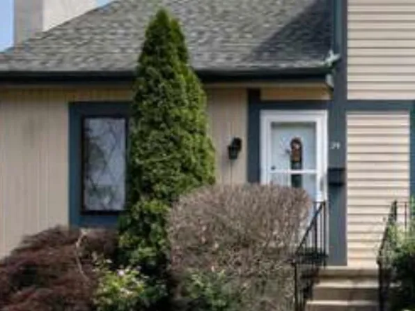 24 Shetland Dr, Clementon, NJ 08021