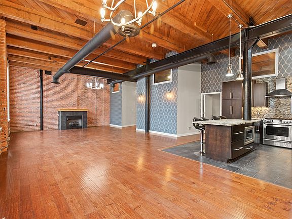 4th image of 200 River Place Dr APT 9