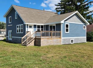 1933 Maiden Ln, Whiting, IN 46394