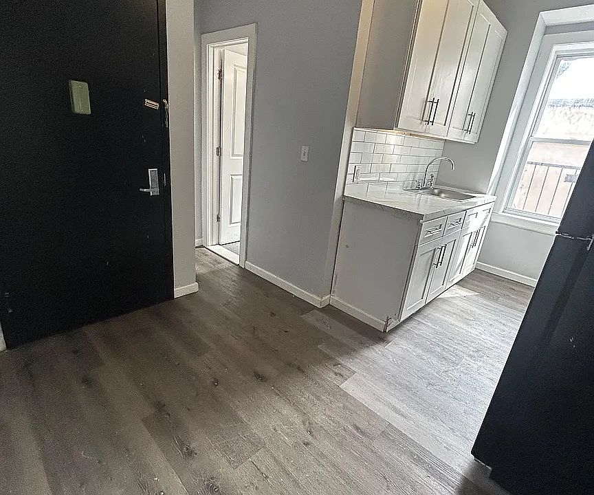 1st image of 122 Wade St #5D