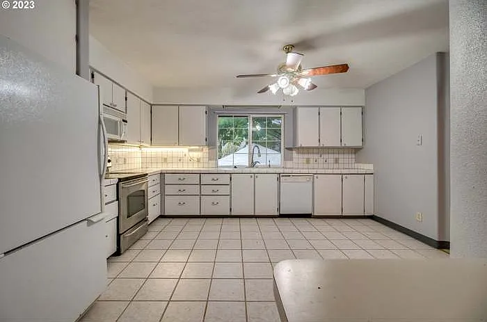 2825 Columbia Blvd — Photo 4