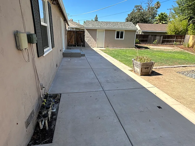 680 El Encino Way — Photo 13
