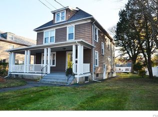 617 Stratfield Rd, Fairfield, CT 06825