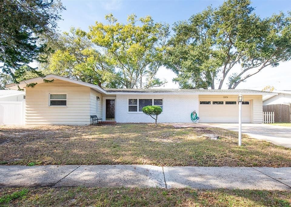 1st image of 1824 CHATEAU DRIVE W