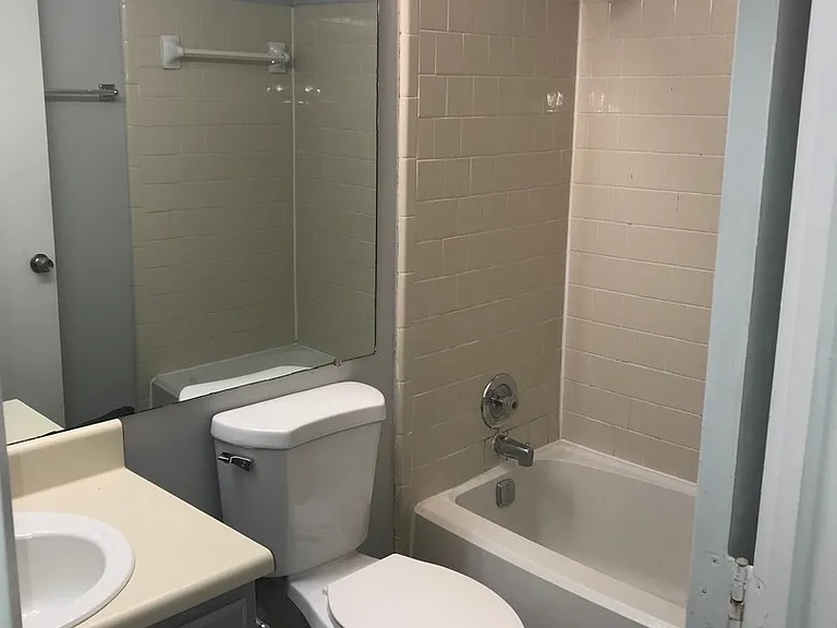 2952 Aspen Woods Entry — Photo 2