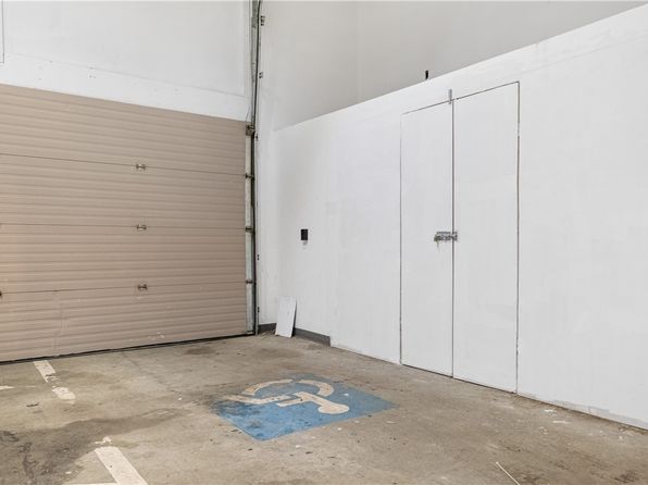 2132 Sarah St #205, Pittsburgh, PA 15203