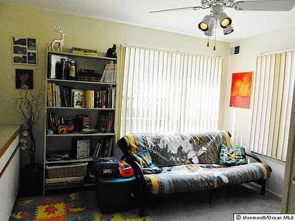 3rd image of 1132 Thornbury Lane #B