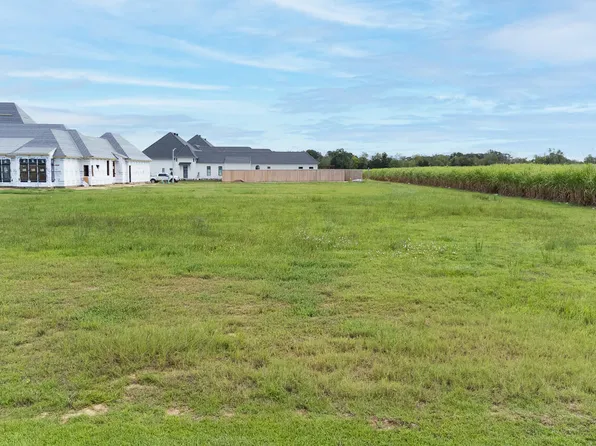 203 Saltmeadow Ln, Lafayette, LA 70508