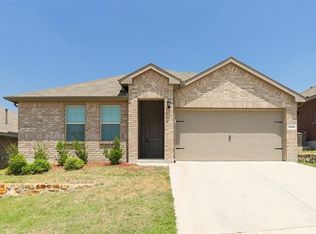 9808 Huntersville Trl, Fort Worth, TX 76108