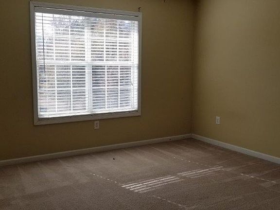 5th image of 270 Brook Hollow Dr
