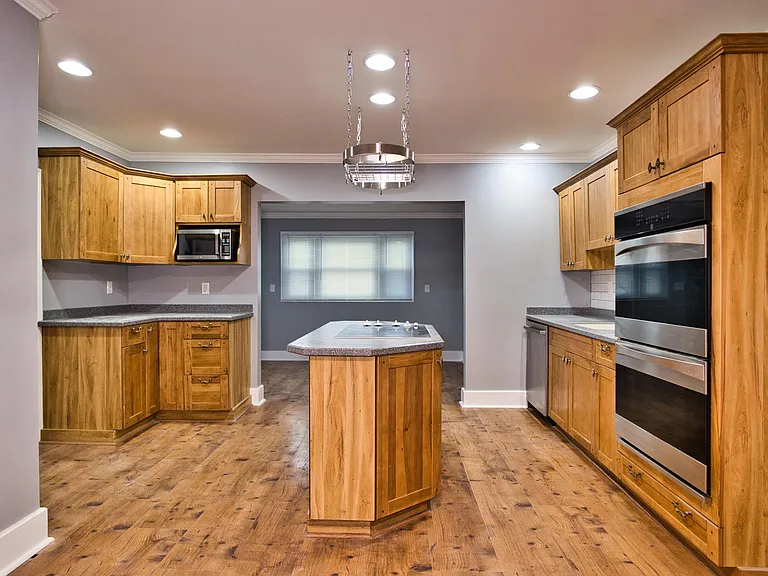 2753 Pleasant St #1 — Photo 7