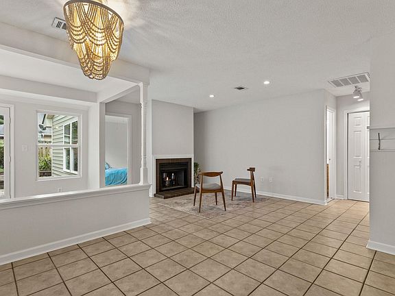 4th image of 34 Forest Lake Dr