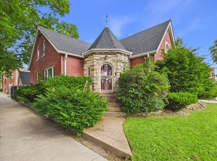 8156 S Paxton Ave, Chicago, IL 60617
