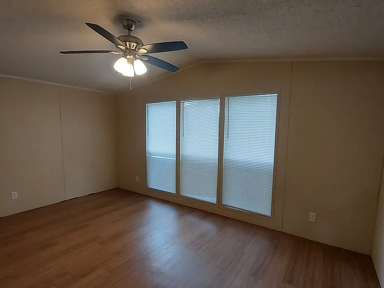 911 Barrier Ln — Photo 10