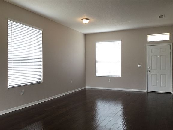 2nd image of 421 E Idlewild Ave