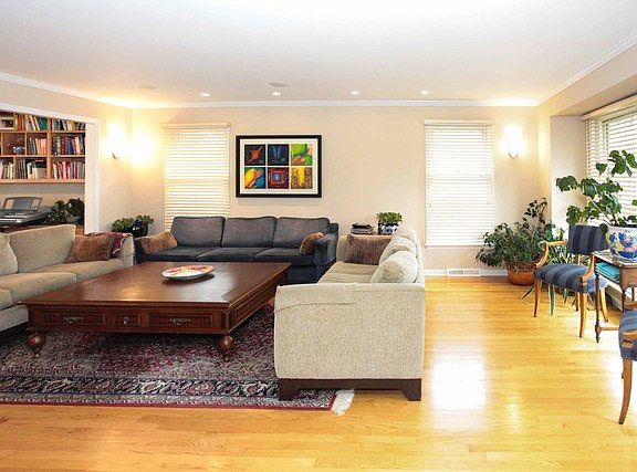 3rd image of 3724 Bernay Dr