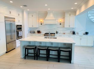 566 Riviera Dr, Tampa, FL 33606