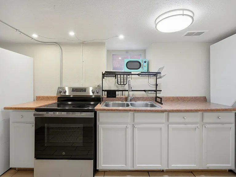 1433 N Milwaukee St #BM — Photo 5