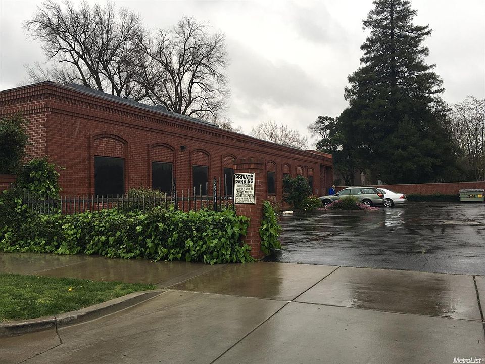 1st image of 700 E St