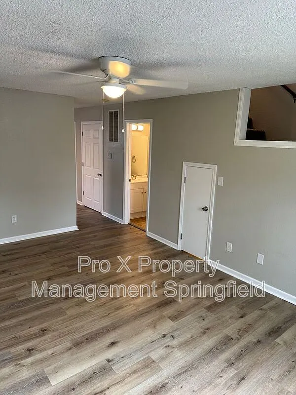 2 bed, 1.5 bath, 959 sqft, $945 — Photo 1