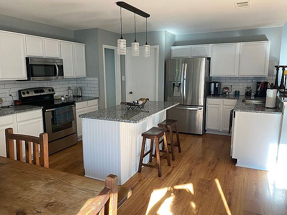 3rd image of 243 Bent Creek Dr