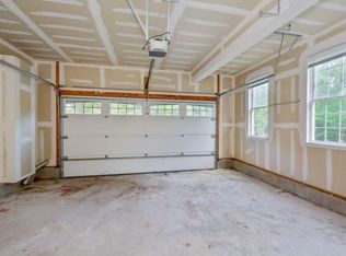 7 Carters Rd, East Quogue, NY 11942