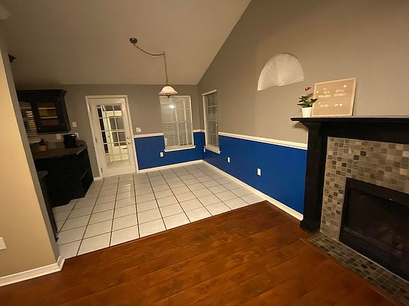 2nd image of 4865 Kensington Ln