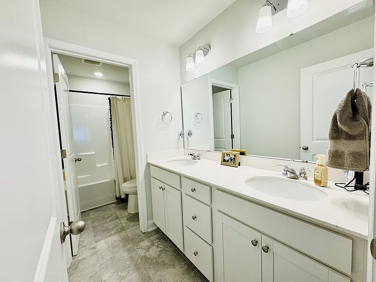 2464 Campton Loop — Photo 40