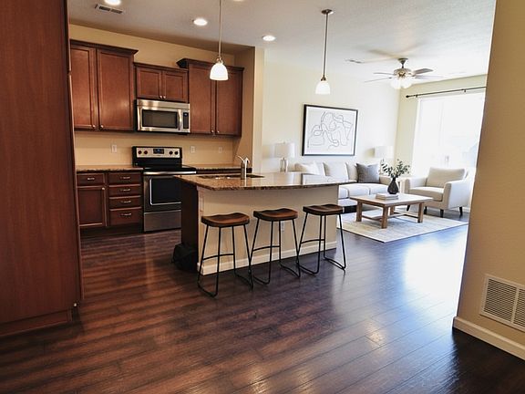 3rd image of 5580 W 72nd Pl