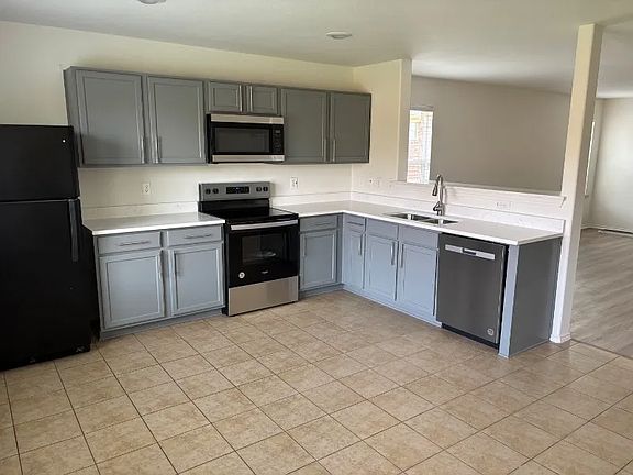2nd image of 2627 Powderhorn Dr