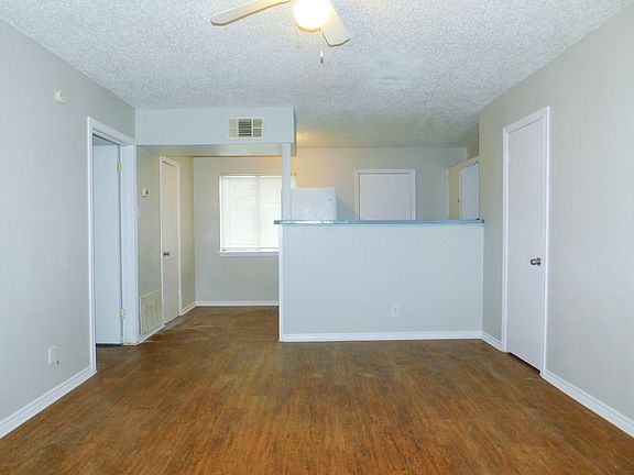 4th image of 401 Betchan St APT 4A