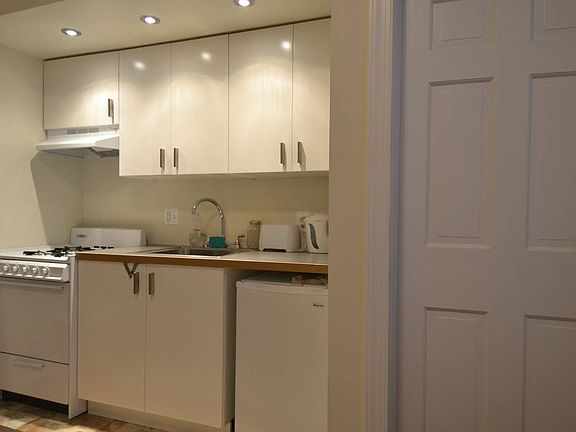 5th image of 125 S 21st St APT 3M