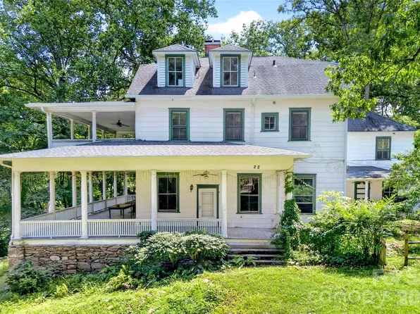 22 Woodbend Ln, Black Mountain, NC 28711