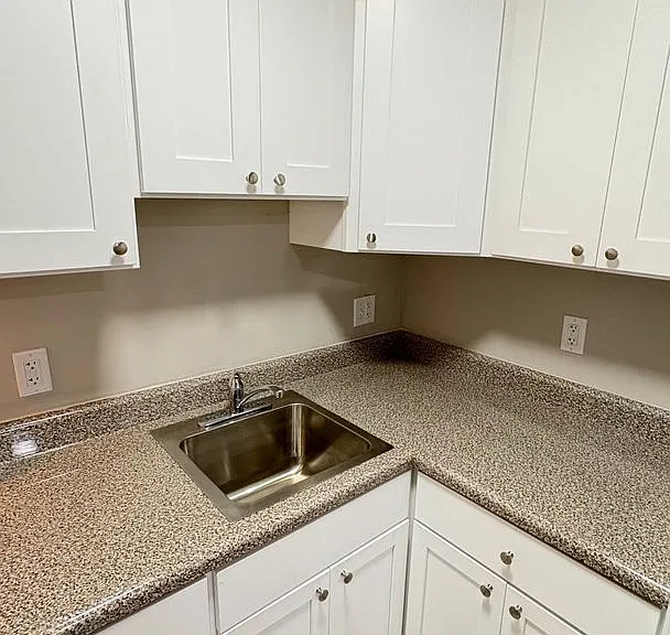 Marquette Apartments West — Photo 9