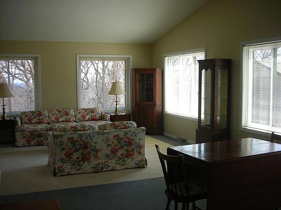5th image of 406 Clearview Ct