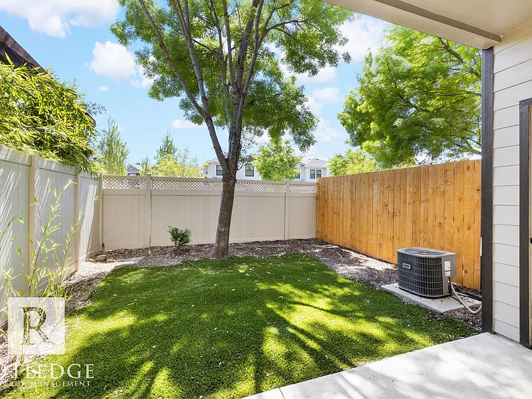 263 Tyler Ave — Photo 20