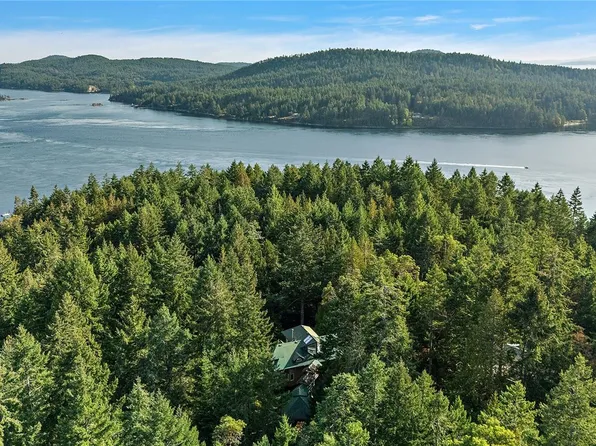 486 Bluff Way, Southern Gulf Islands, BC V0N 2J2