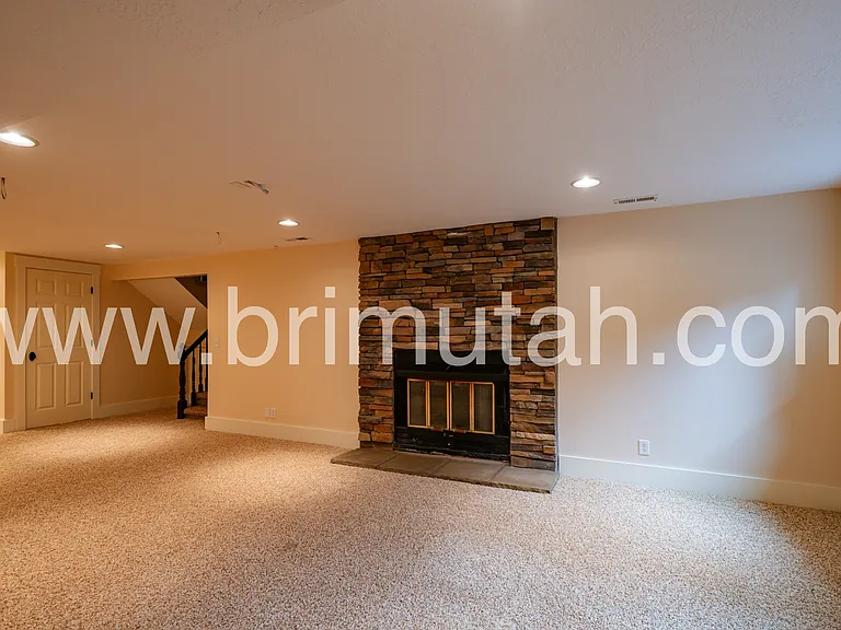 105 N Young Oak Rd — Photo 30