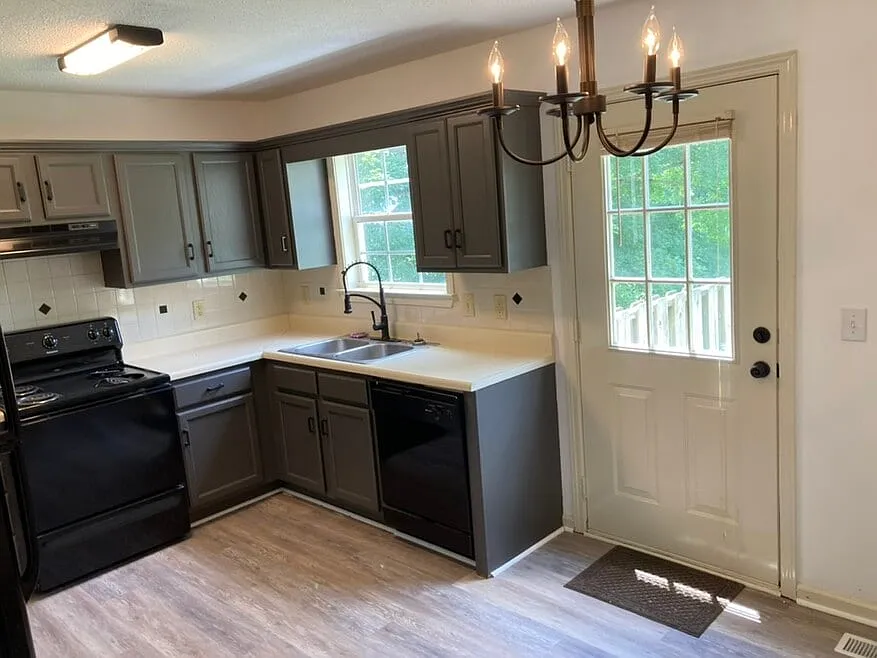 2 bed, 1.5 bath, 1100 sqft, $1,495 — Photo 2