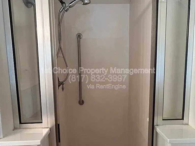 1835 Woodchase Dr — Photo 15