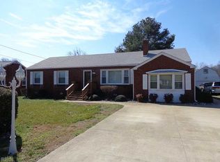 1817 Canterbury Rd, Hampton, VA 23666