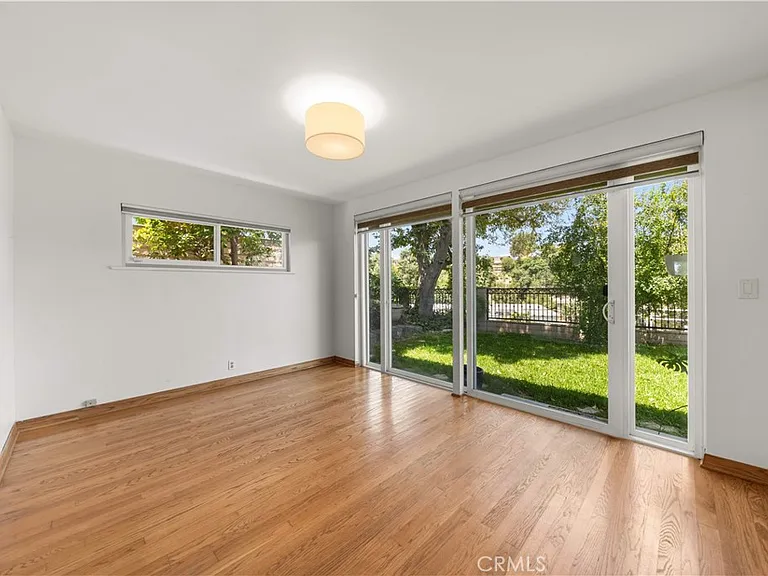 1033 S Isabella Ave — Photo 34