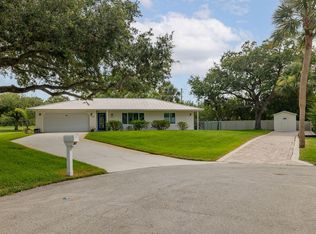 310 28th Ct SW, Vero Beach, FL 32968
