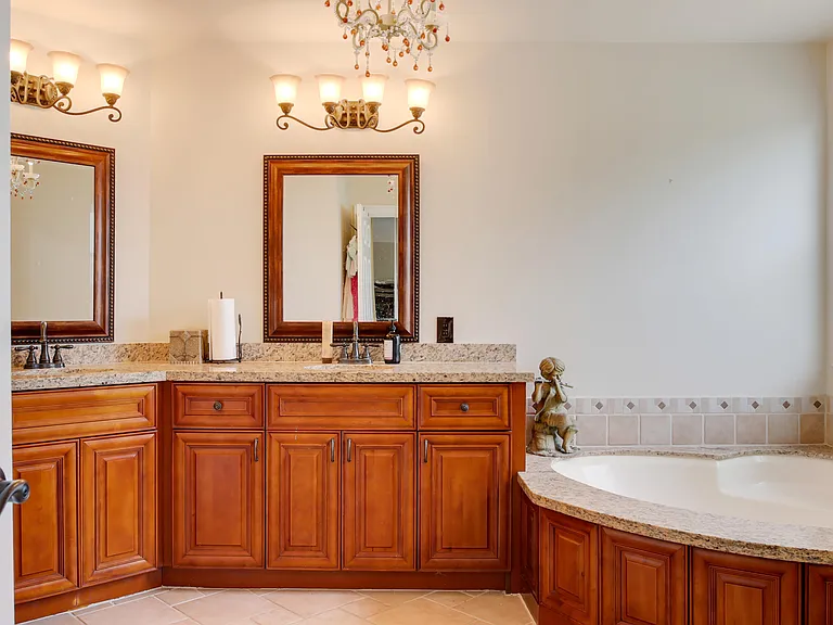 2070 Chagall Cir — Photo 43