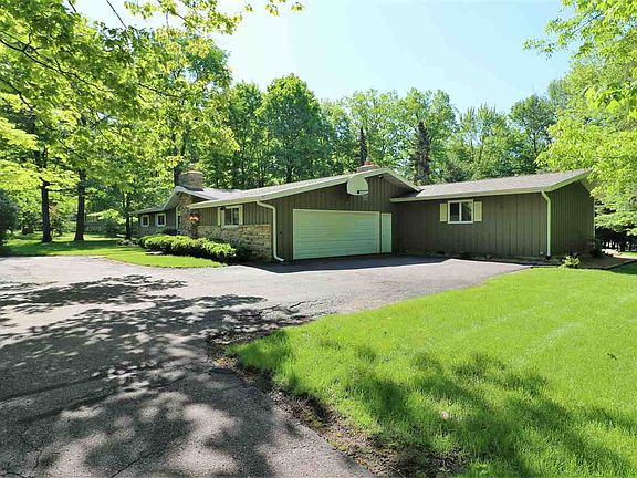 2nd image of 151255 Fern Ln