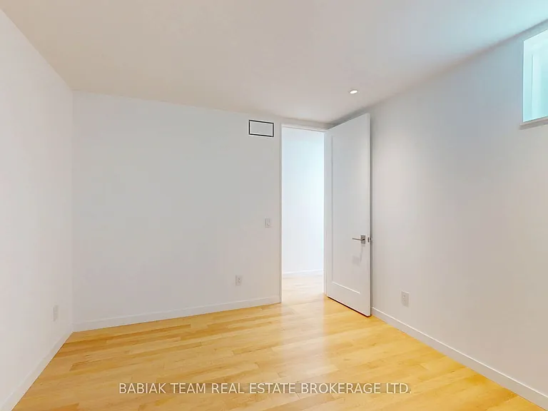 149 Maria St #UPPER — Photo 24