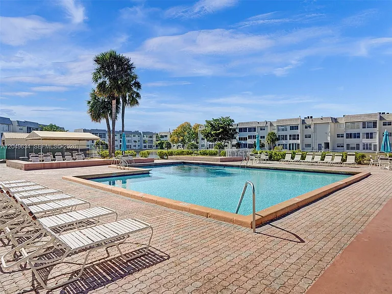 8135 Sunrise Lakes Blvd #210 — Photo 42