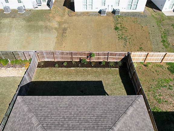 3rd image of 1253 Woodland Cir