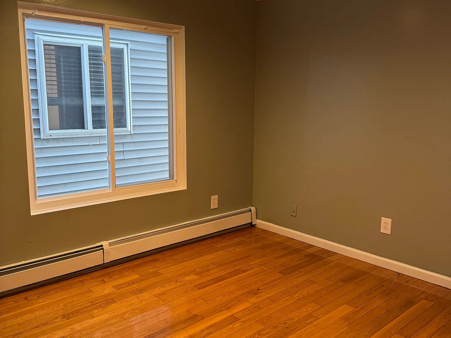 3 bed, $3,000 — Photo 2