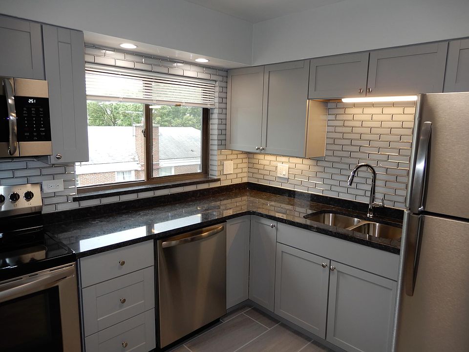 1st image of 1508 N Harlem Ave APT 3W